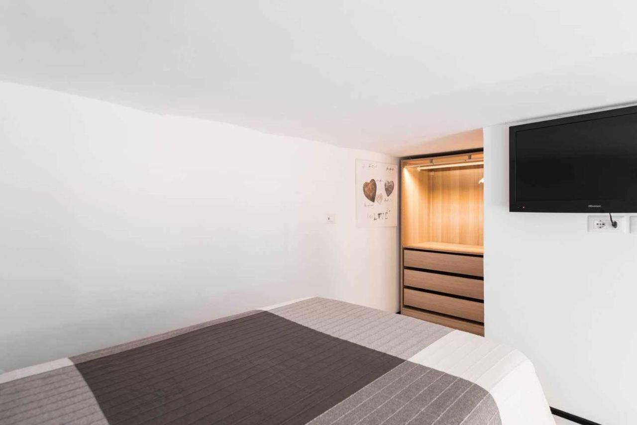 Little House In The Centre Nettuno Apartment Exterior photo