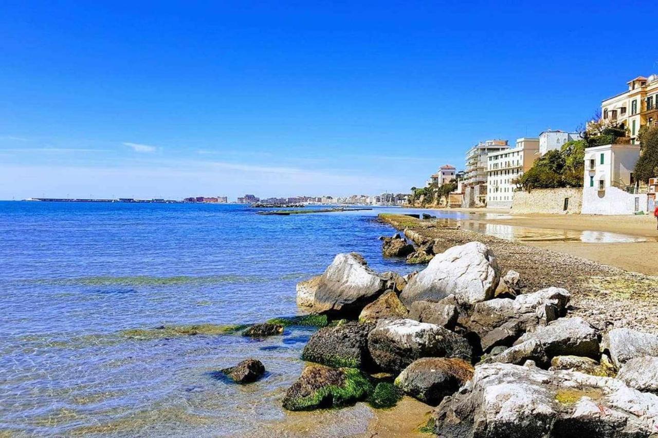 Little House In The Centre Nettuno Apartment Exterior photo